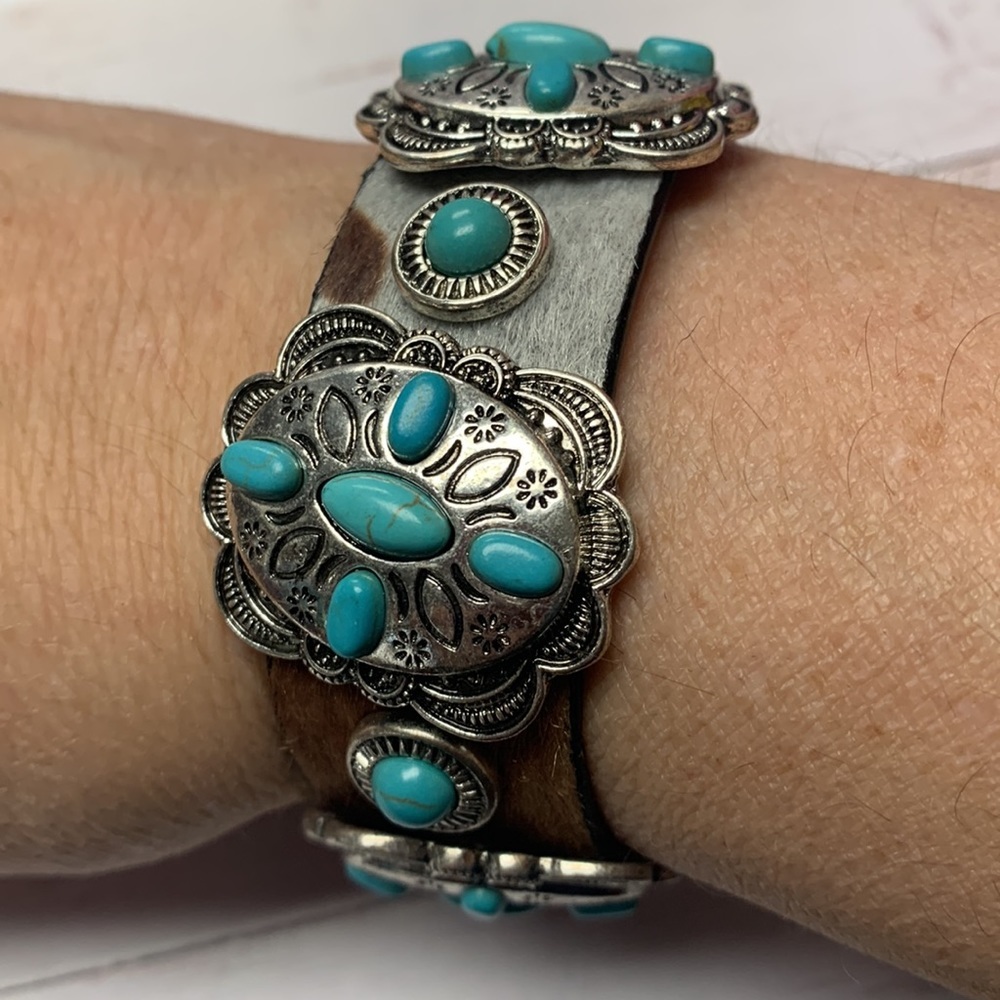 Western Style Concho and Pony Hair Leather Snap Bracelet - Picture 6 of 6